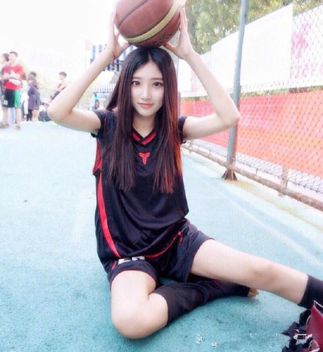 中国第一篮球女神！颜值超赞粉丝无数！退役后仍旧为妄想保持！