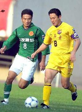 中国足球20年往事：国足队长留洋意甲为何一场没上？